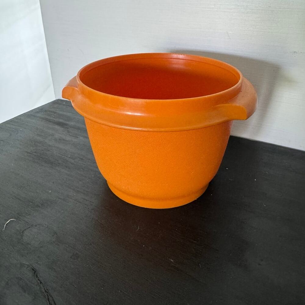 Vintage Tupperware servalier bowl